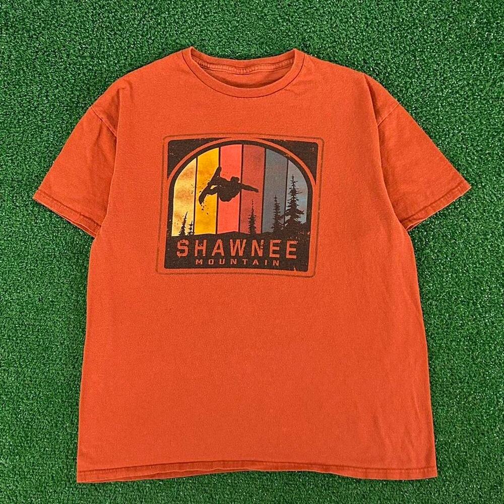 Retro shawnee mountain snowboarding graphic
